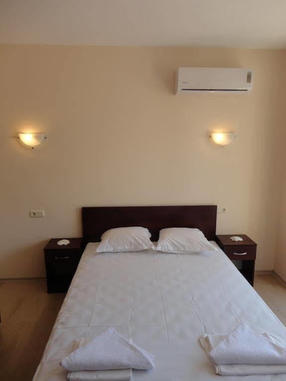 Holiday Apartments In Pomorie Esterno foto
