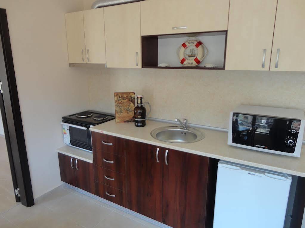 Holiday Apartments In Pomorie Esterno foto