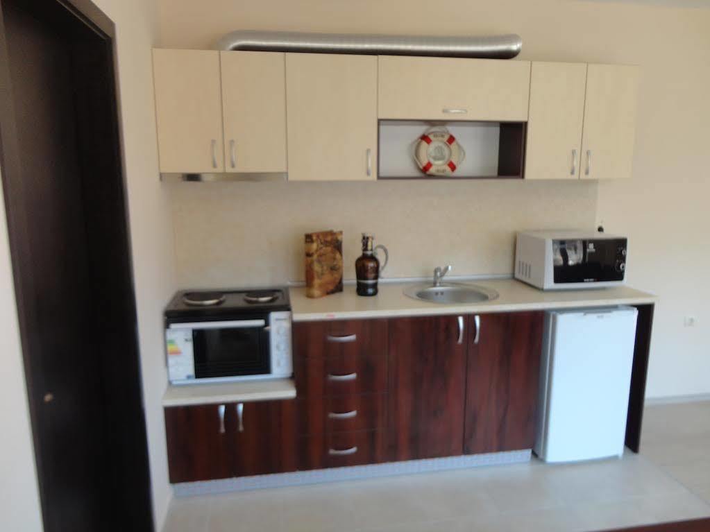Holiday Apartments In Pomorie Esterno foto